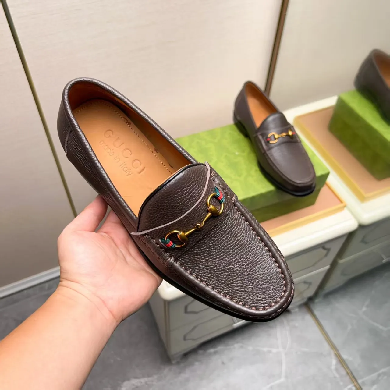 Men's men's shoes 💰460 🆘【GUCCI】Gucci ·🐂里· Hot-selling pea shoes top brand luxury, top quality, the latest fashion pea shoes.. The upper is made of original first-layer cowhide. (Full first-layer water-dyed 🐂 leather·inner). The original stylish and stylish soft rubber wear-resistant and non-slip outsole is light and comfortable on the foot, available in 2 colors! Matching code: 38-44 (customized at 45.46.47)